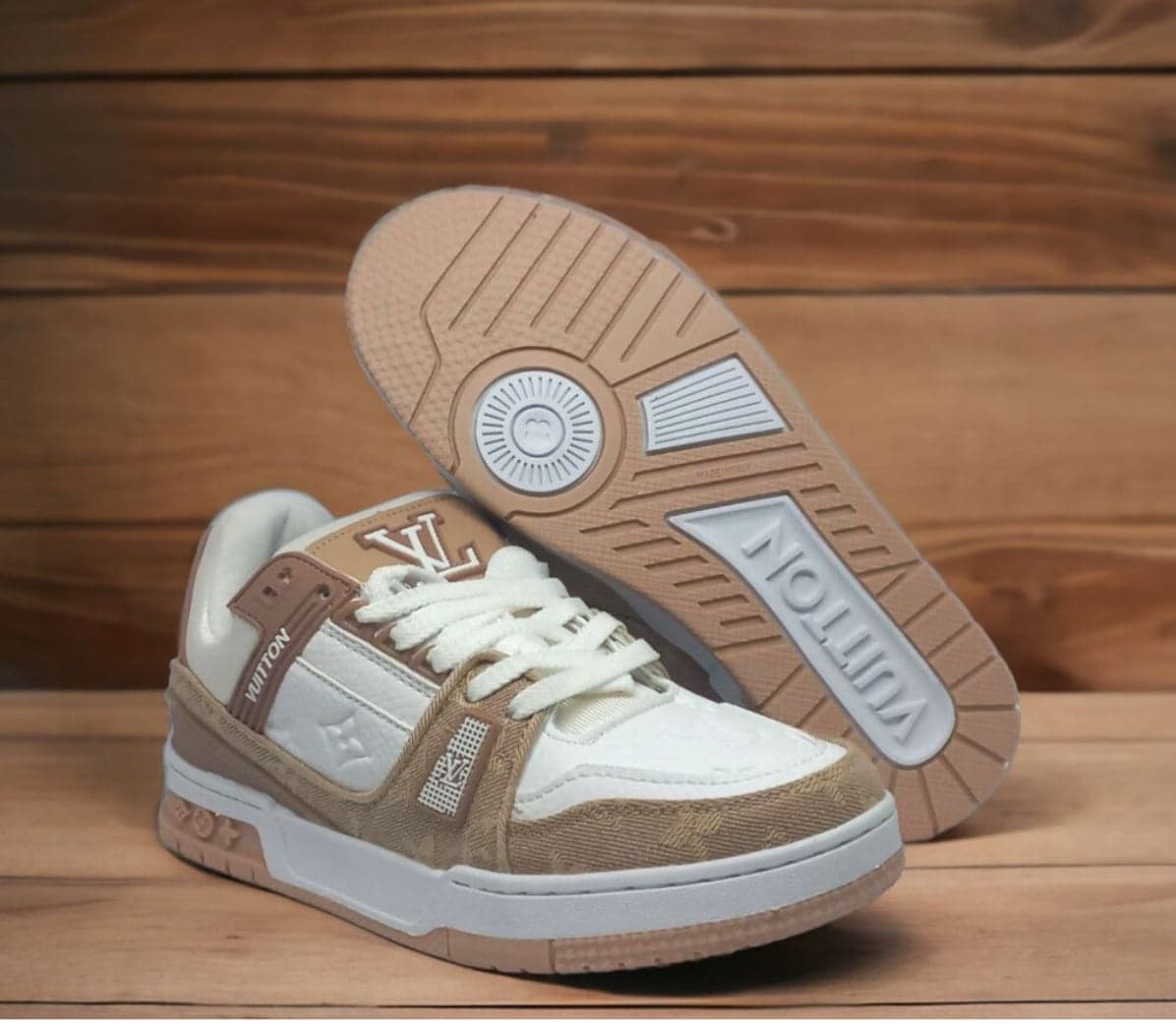Louis Vuitton Tranier – Bej