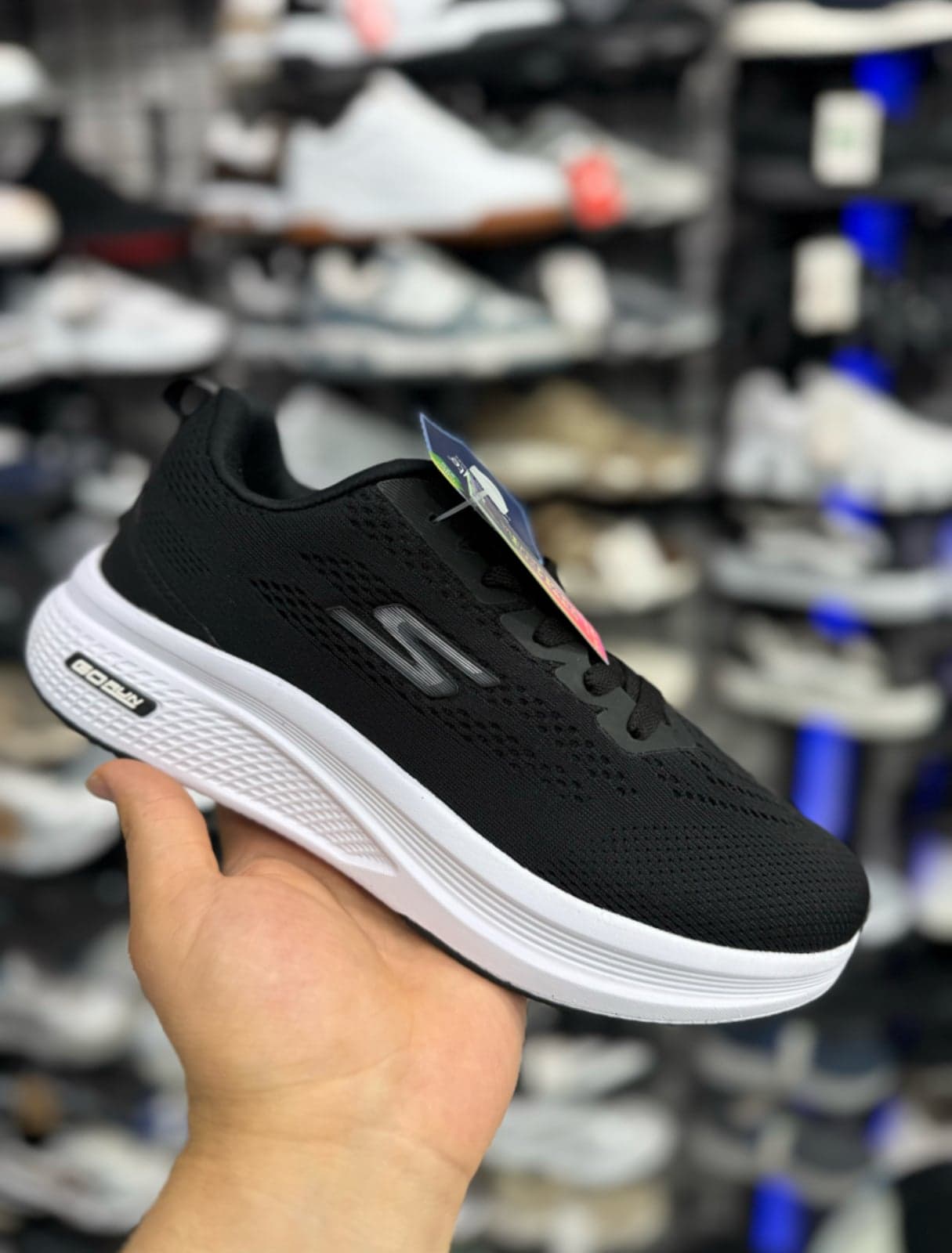 Skechers – Siyah beyaz