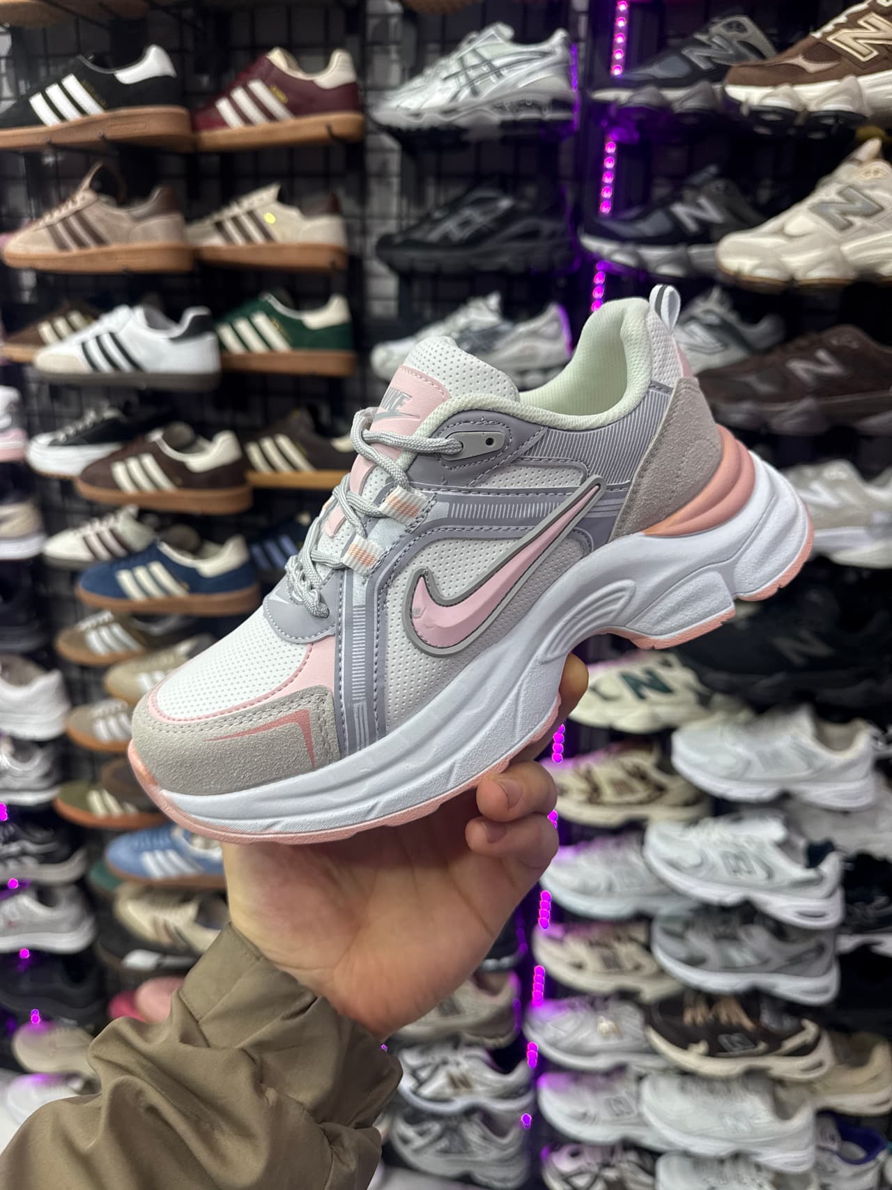 Nike yeni – Gri pembe
