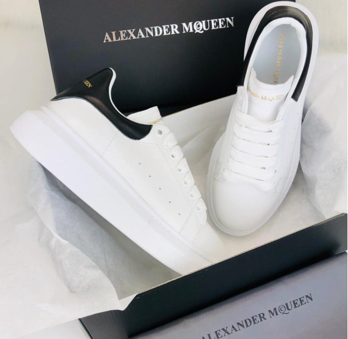 Alaxander mcquenn – Beyaz siyah