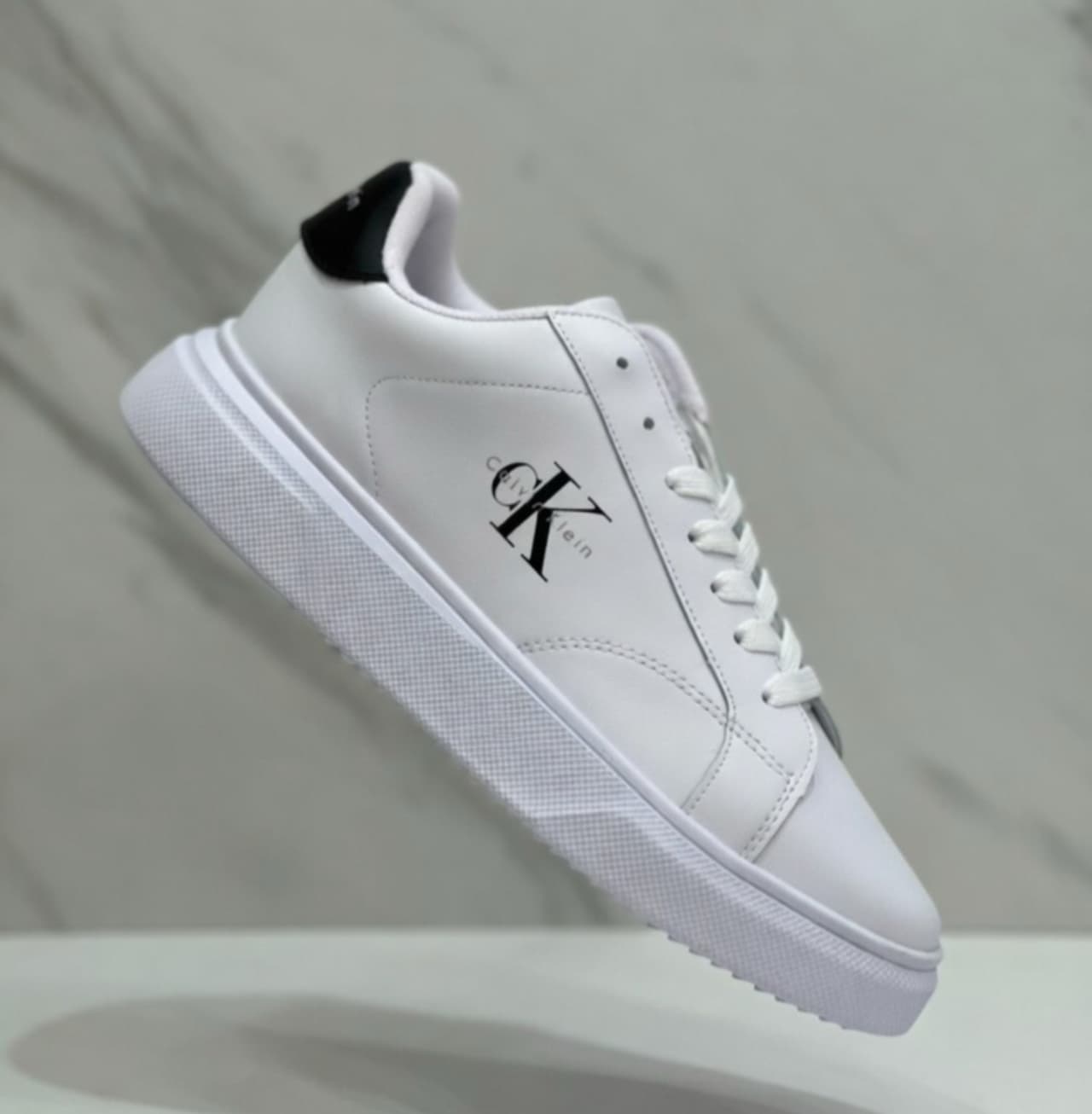 Calvin klein – Beyaz siyah