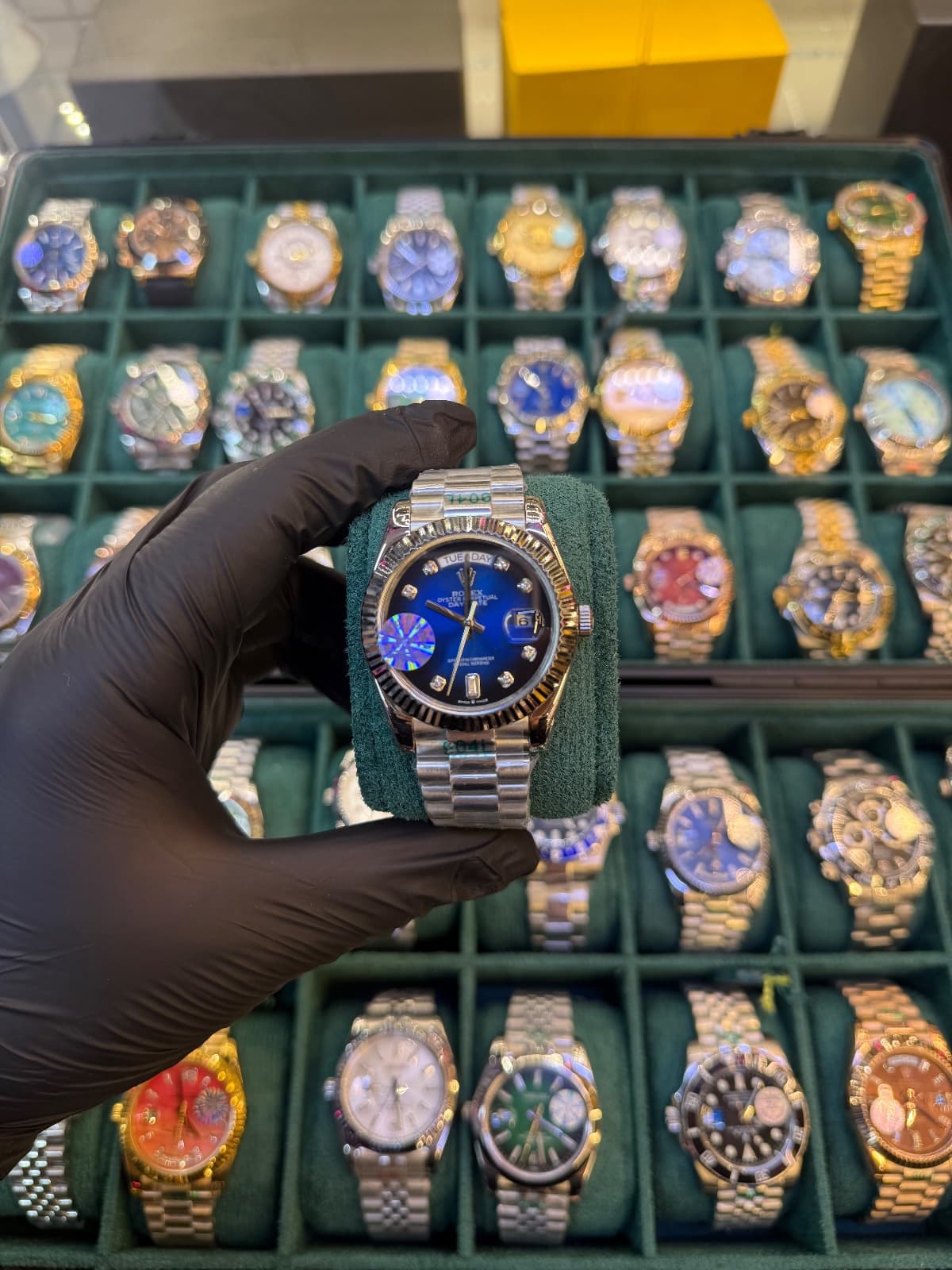 Rolex Day-Date – Gümüş mavi taşlı