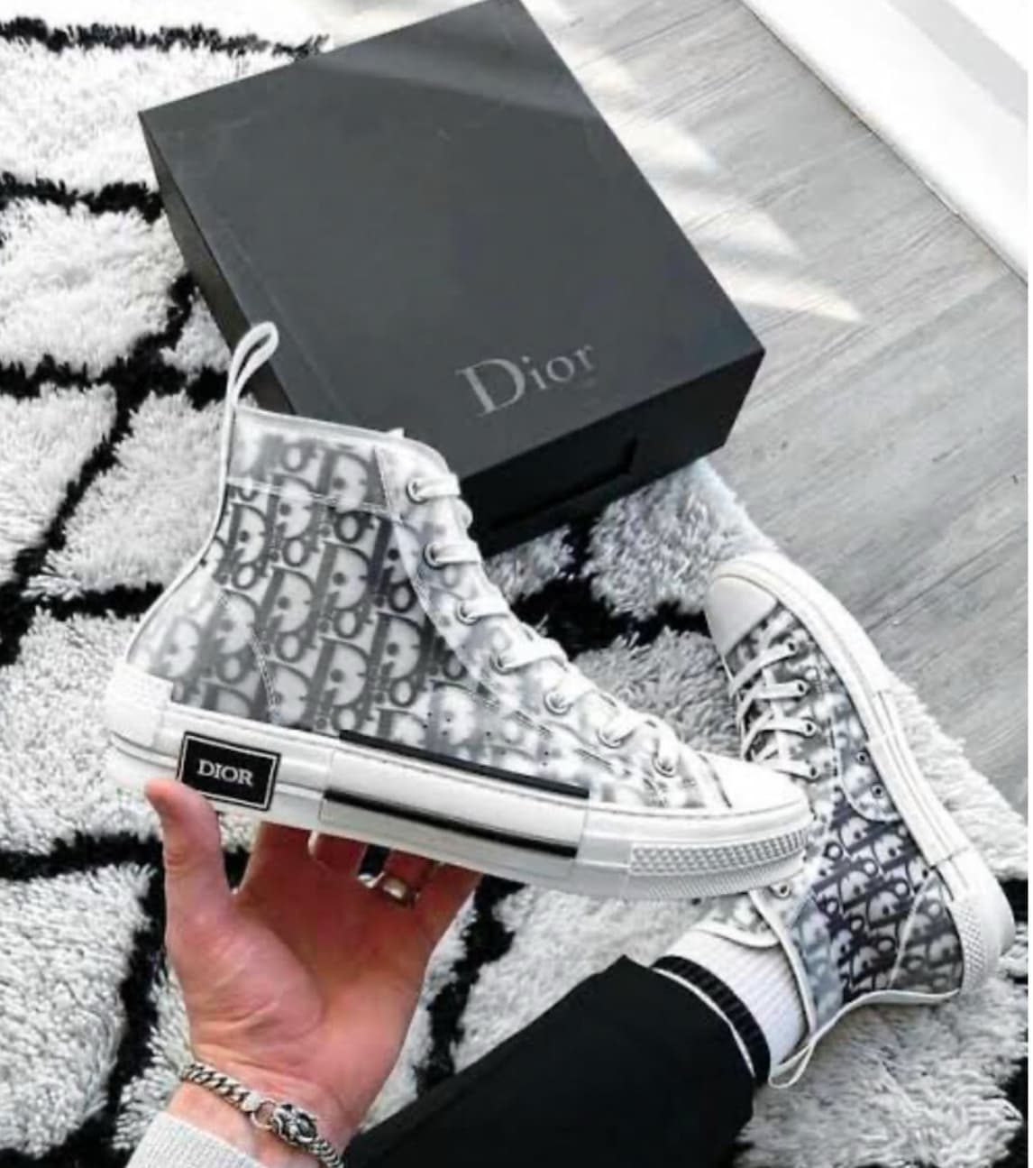 Dior – Dior boğazlı