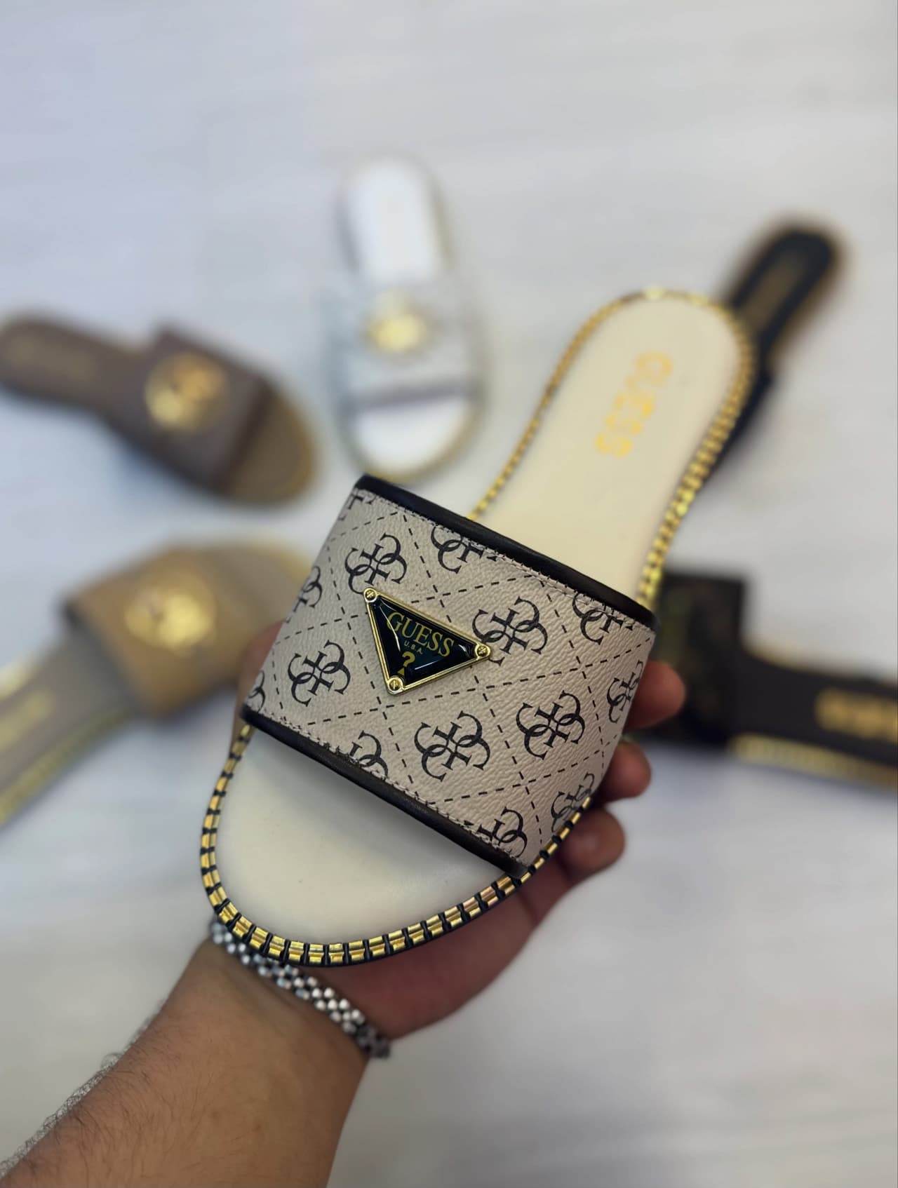 Guess terlik – Bej